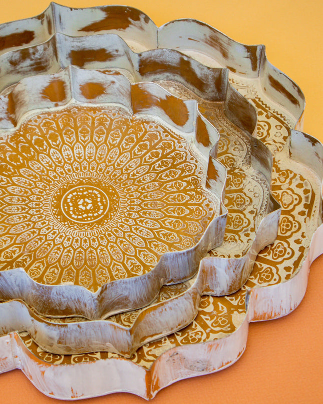 Casa Duniya Decorative Gold Trays Mumtaz Trays (Set of 3)
