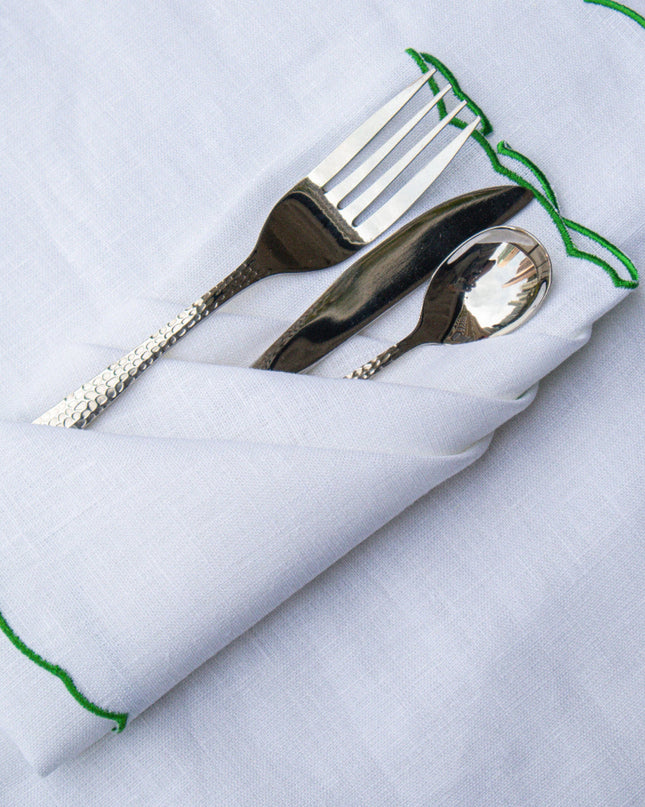 Casa Duniya Handcrafted Placemat White Linen Scalloped Placemats