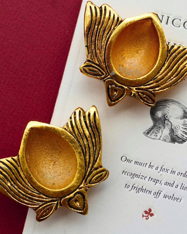 Casa Duniya Metal Diya Holders Metal Diya Holder