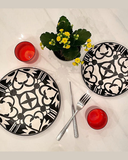 Casa Duniya Hand-Painted Ceramic Dinner Plate Azala Dinner Plate