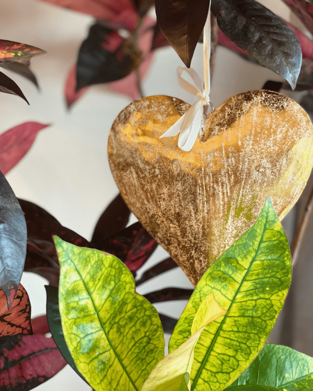 Casa Duniya Handcrafted Wooden Ornament Kardia Ornament