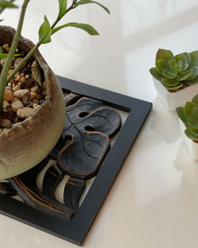 Casa Duniya Hand-Carved Wooden Trivet Black Floralis Trivet